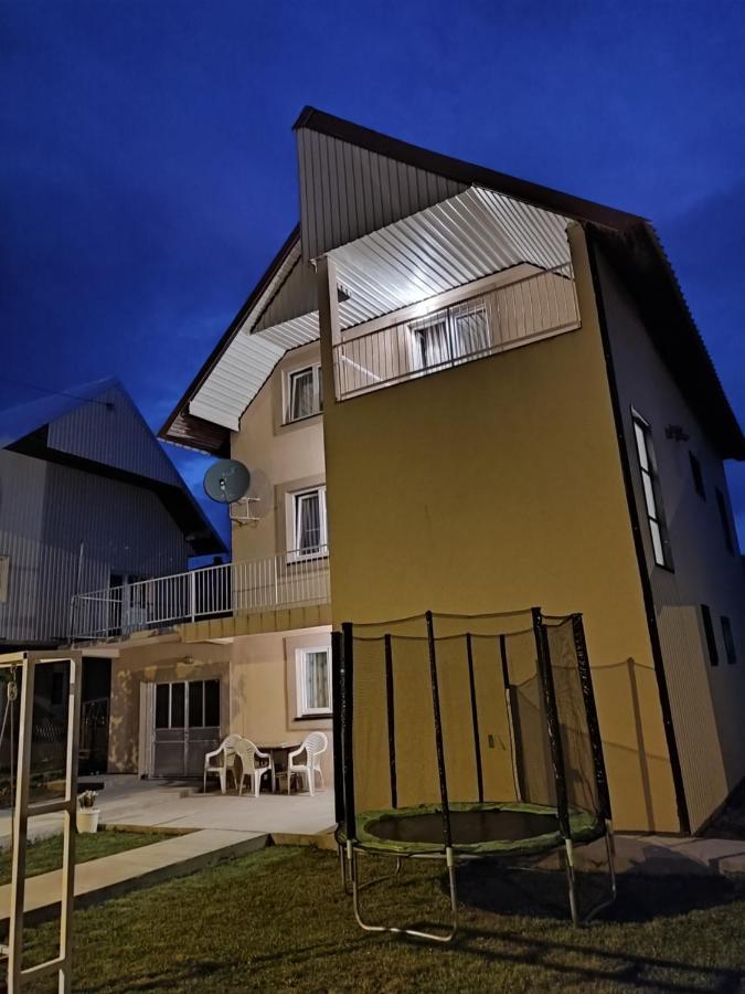 Snam Rooms&Apartment Žabljak エクステリア 写真