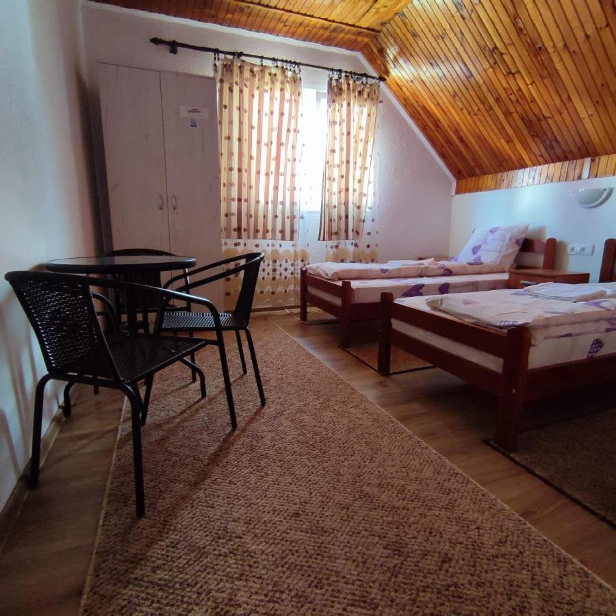 Snam Rooms&Apartment Žabljak エクステリア 写真