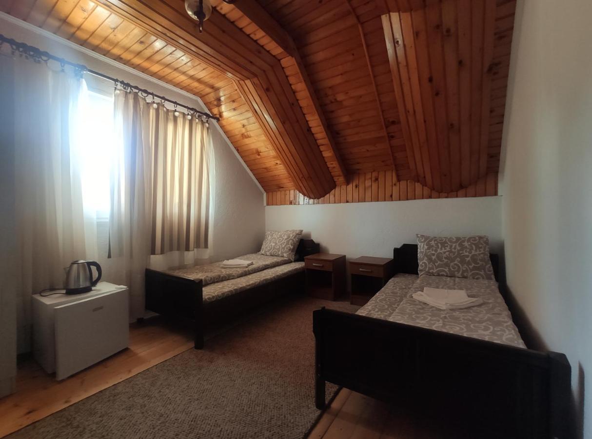 Snam Rooms&Apartment Žabljak エクステリア 写真