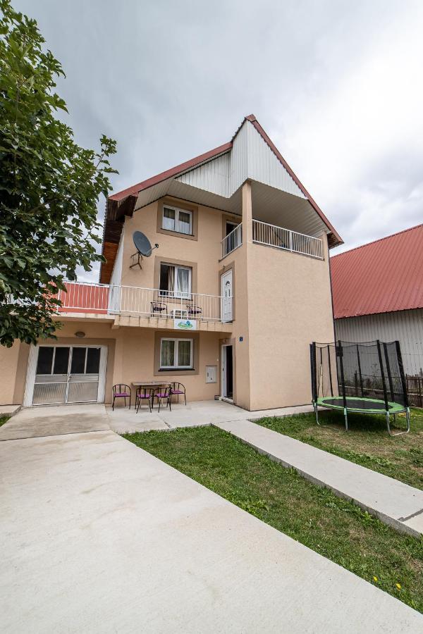 Snam Rooms&Apartment Žabljak エクステリア 写真