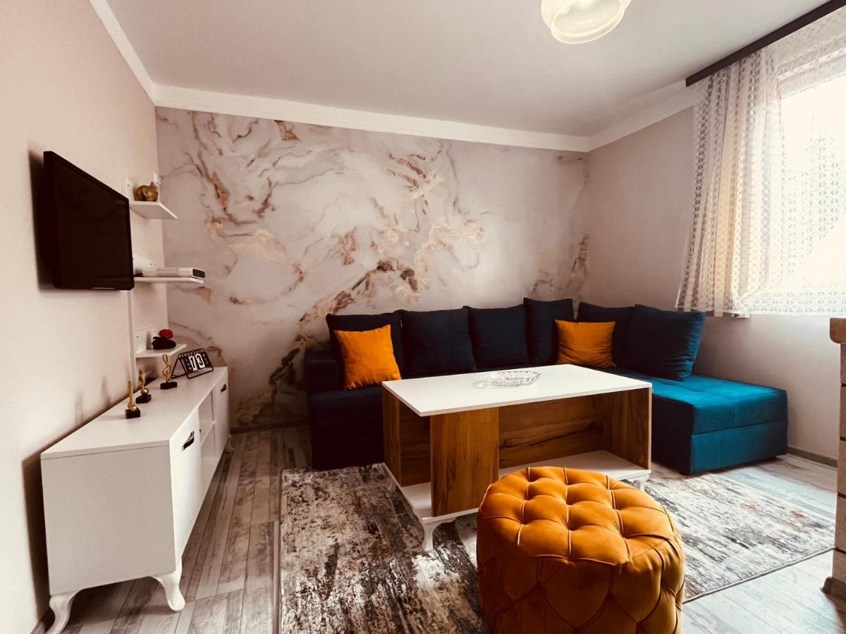 Snam Rooms&Apartment Žabljak エクステリア 写真