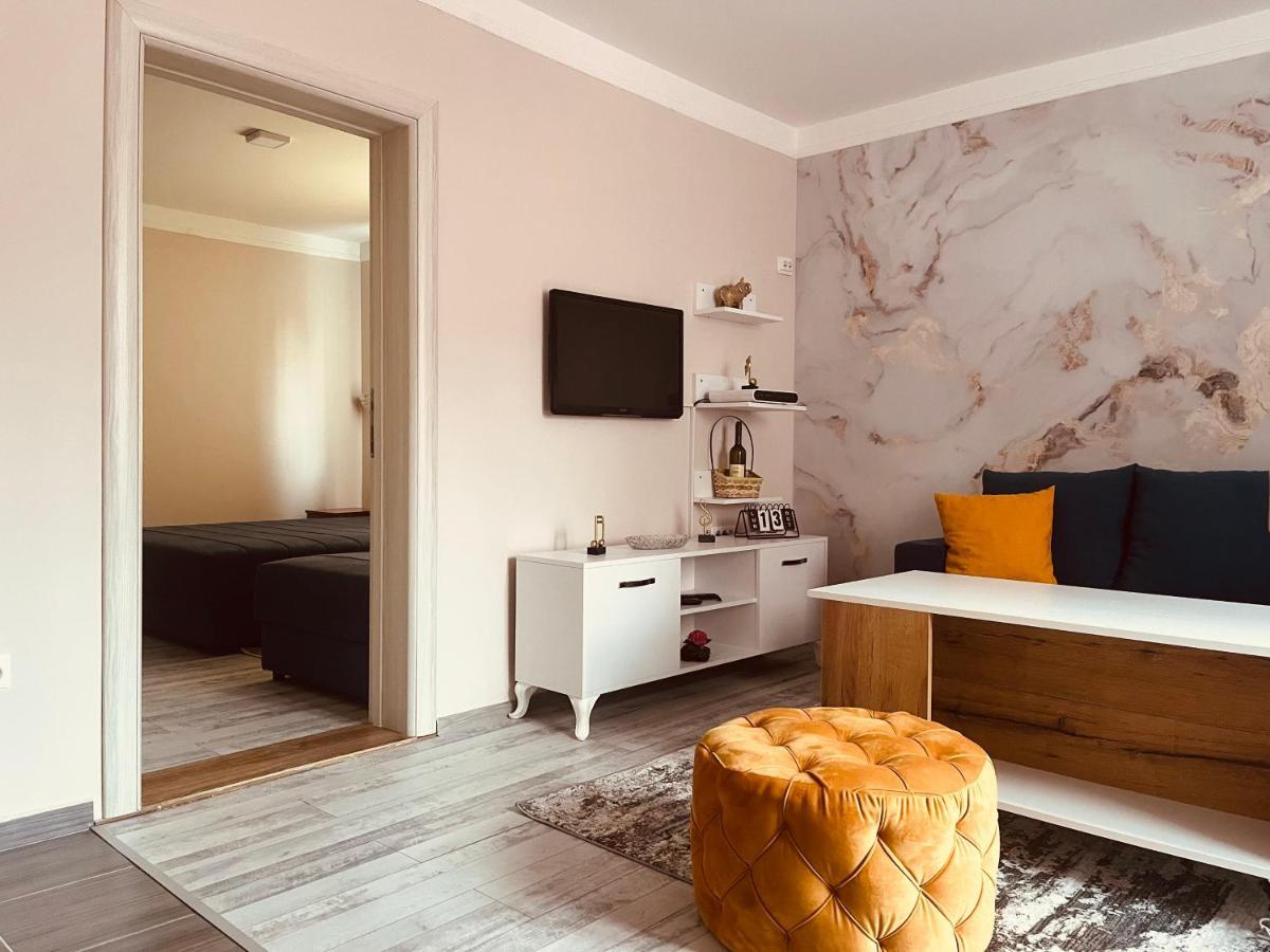 Snam Rooms&Apartment Žabljak エクステリア 写真